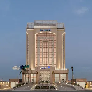 5* فندق راديسون بلو, كورنيش